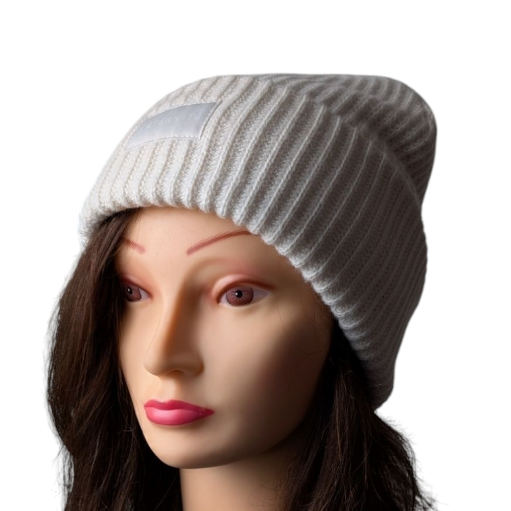 H&M • L'ÉTERNITÉ White Slouchy Knit Hat Beanie Toque